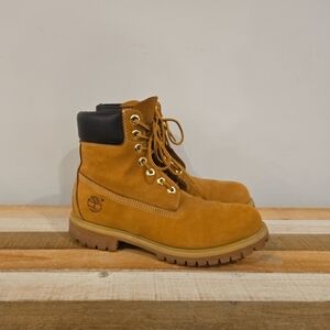 🚨🚨SOLD🚨🚨Timberland Classic Premium 6 Inch Wheat Nubuck Waterproof